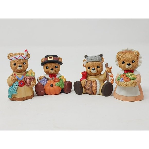 Vintage Home Interior Thanksgiving Bear Figurines Holding‎ Fruits Vegetables - Picture 1 of 12